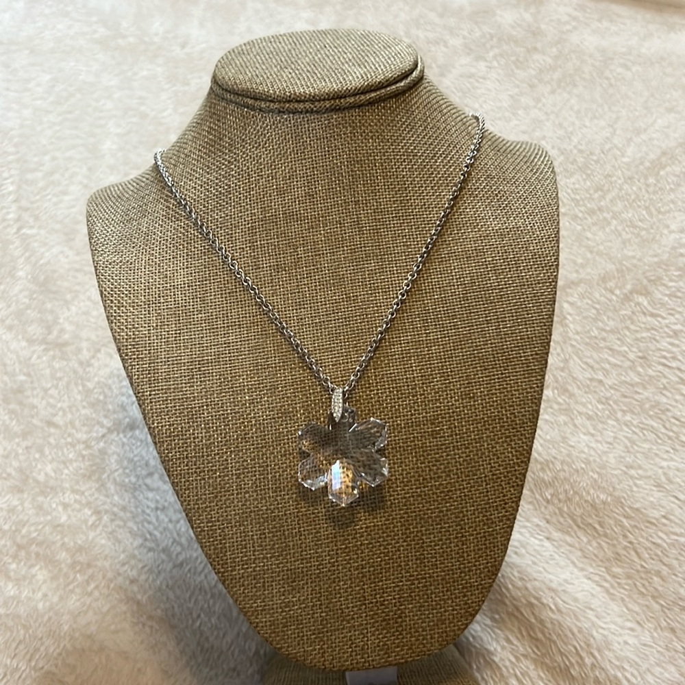 Swavarski crystal 925 sterling snowflake necklace